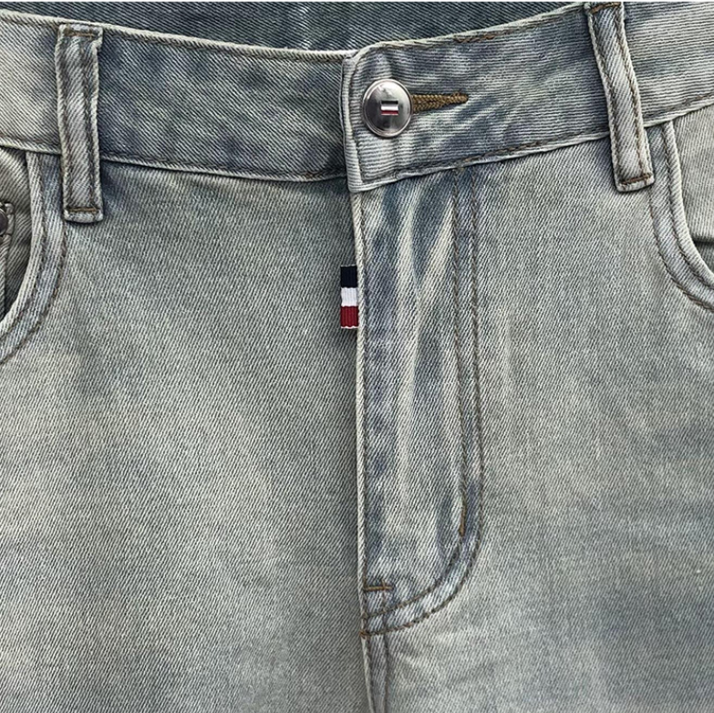 Simple ripped jeans