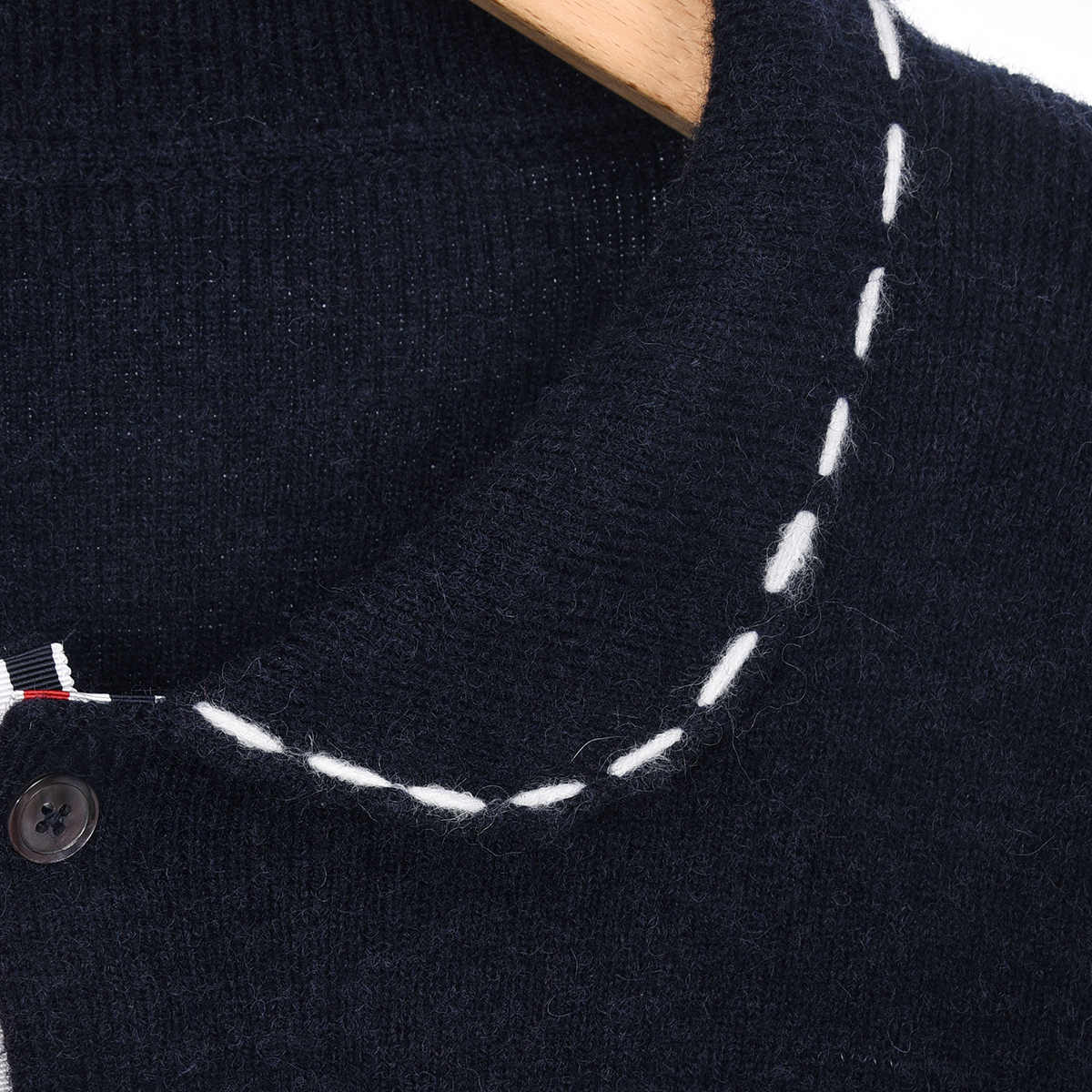 2025  Knitted cardigan