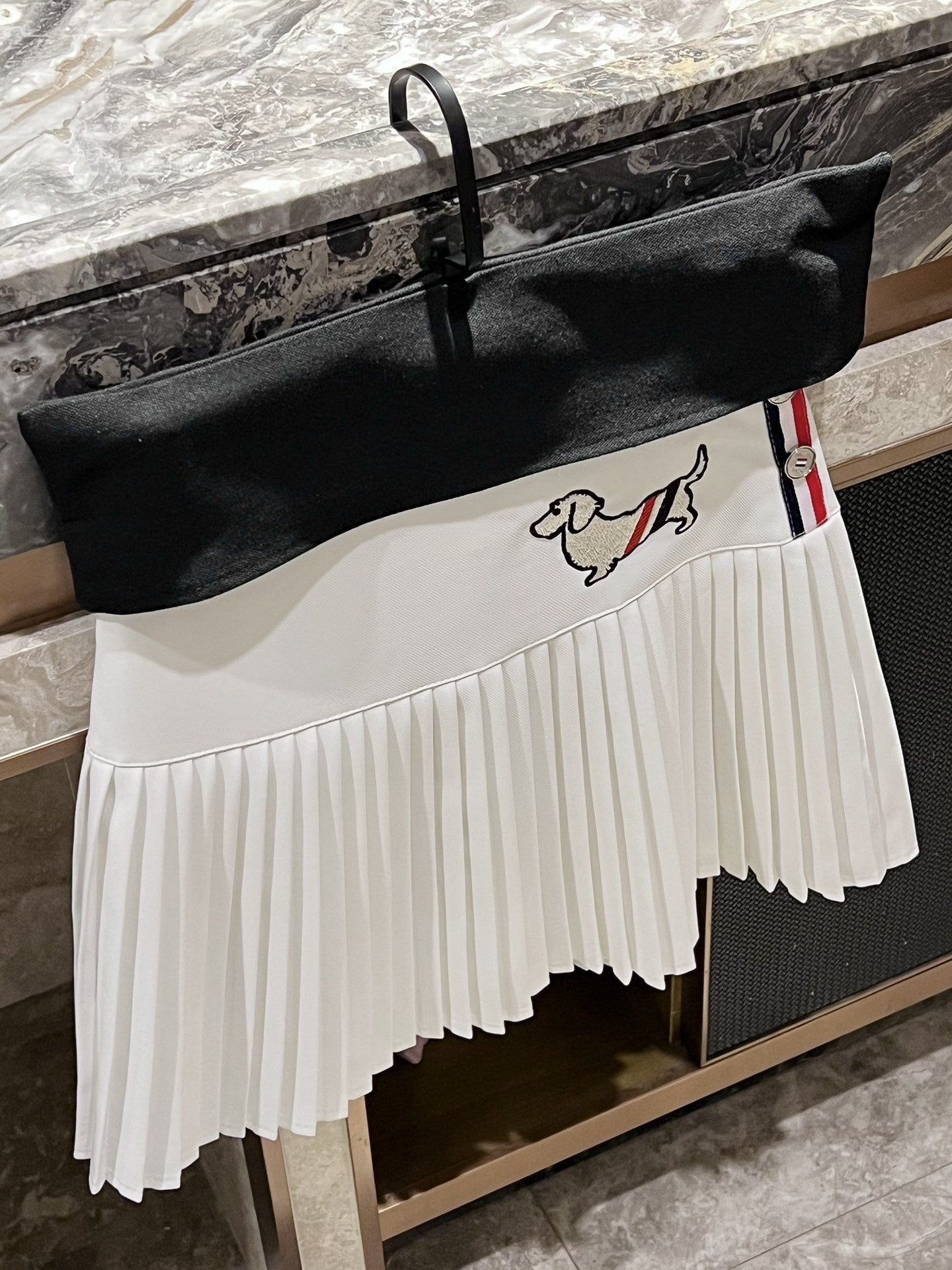 2025 Puppy pleated skirt