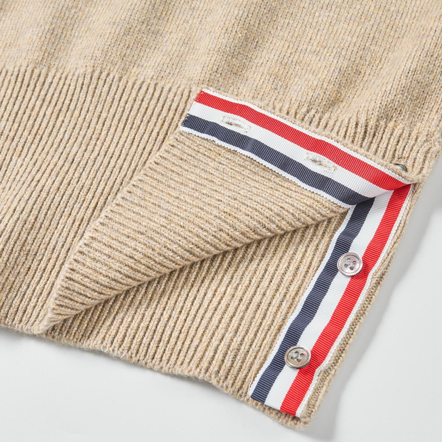 2025 Bow-tie knit sweater + pleated skirt