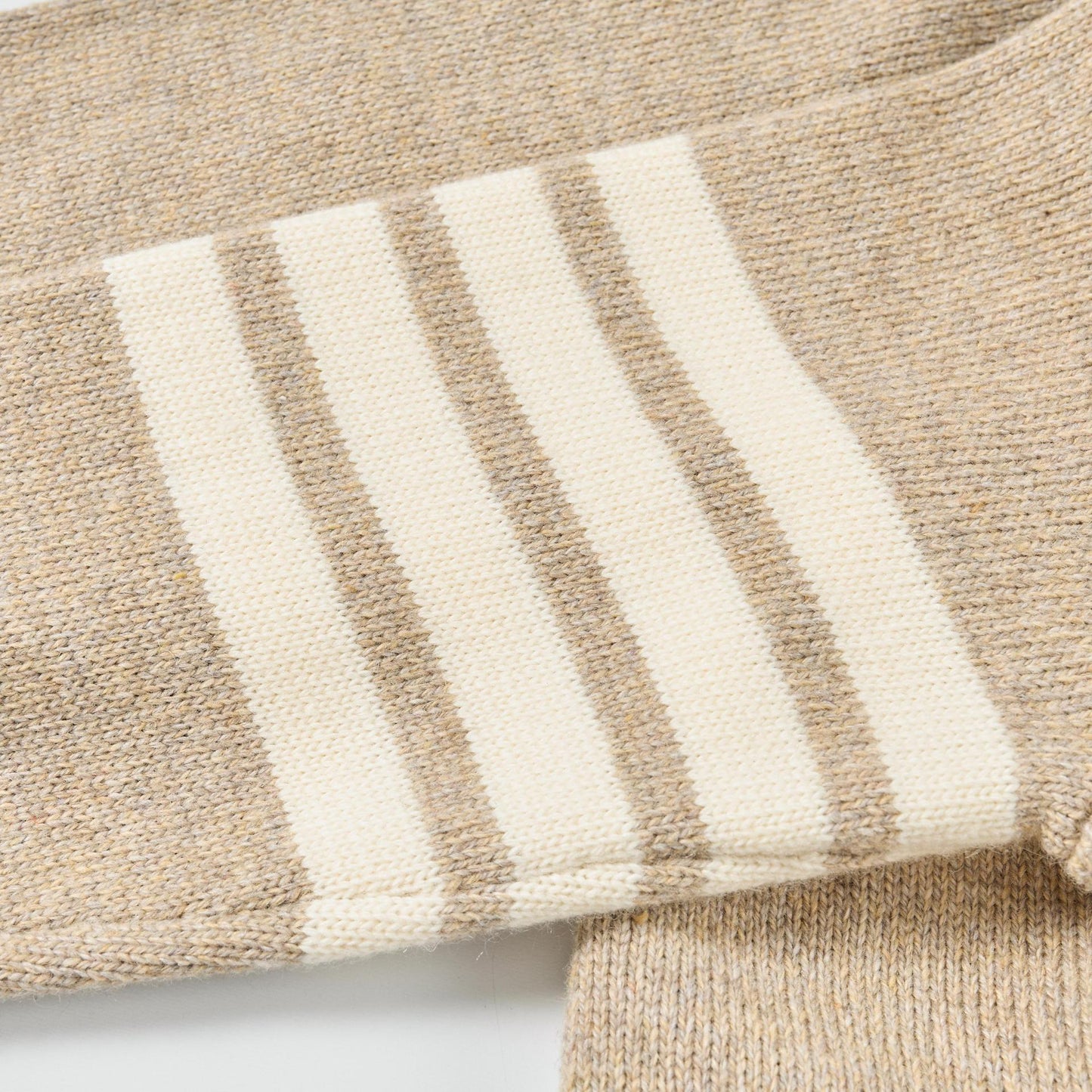 2025 Bow-tie knit sweater + pleated skirt