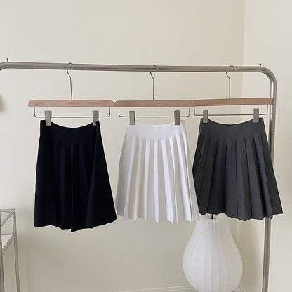2025 Puppy pleated skirt