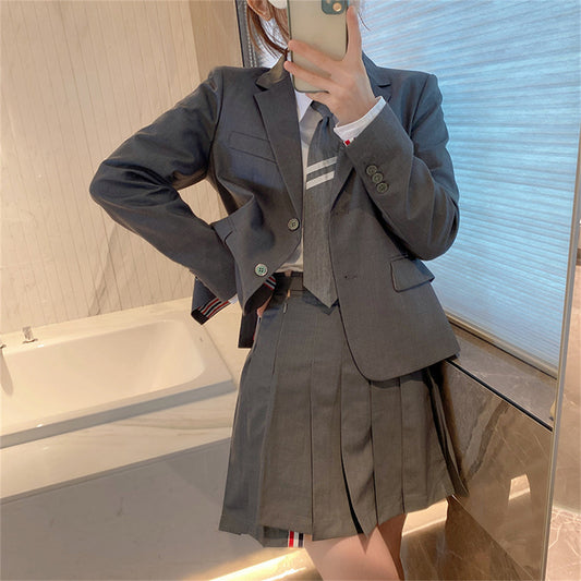 2025  Gray suit