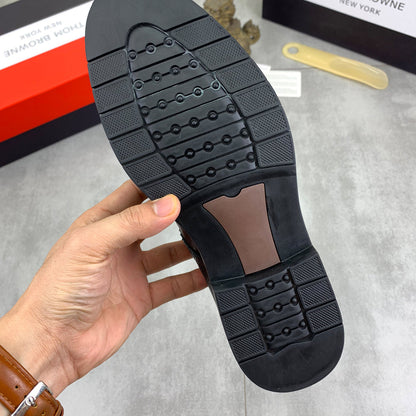 2025  Leather shoes Men