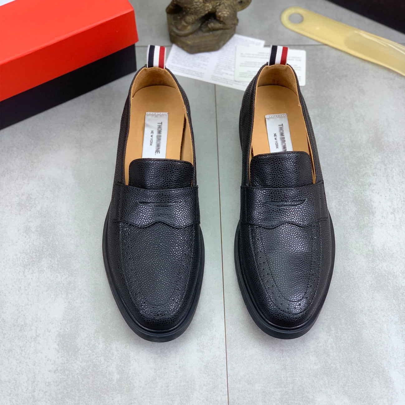 2025  Leather shoes Men